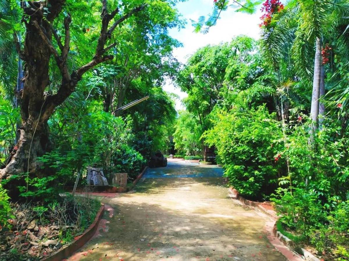 Denchai City Resort เด่นชัยซิตี้ รีสอร์ท Phrae Exterior photo