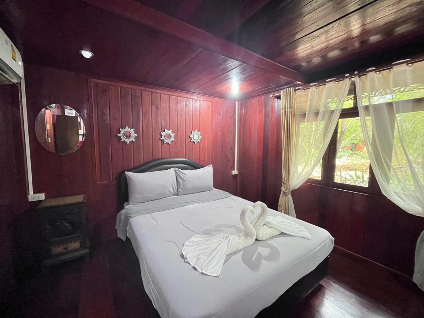 Denchai City Resort เด่นชัยซิตี้ รีสอร์ท Phrae Exterior photo