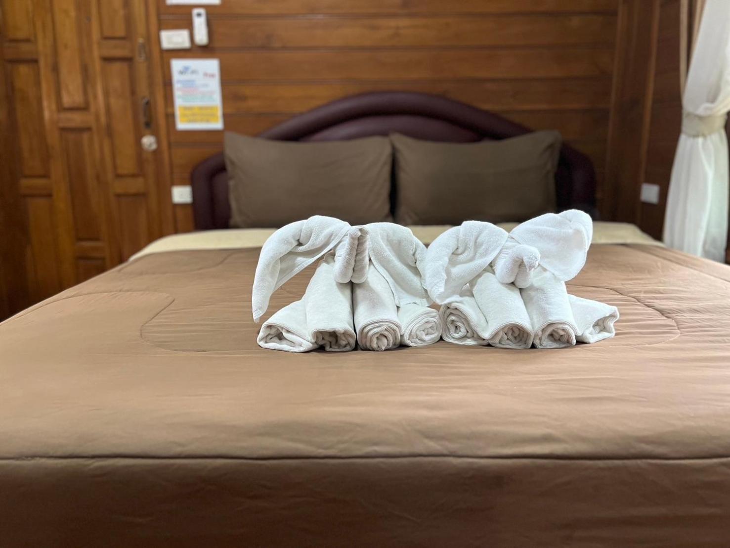 Denchai City Resort เด่นชัยซิตี้ รีสอร์ท Phrae Exterior photo